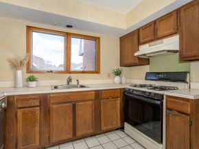 52 Rosewood Dr 52, Stoughton MA 02072