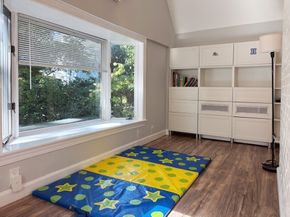 50 Dwhinda Rd, Newton MA 02468