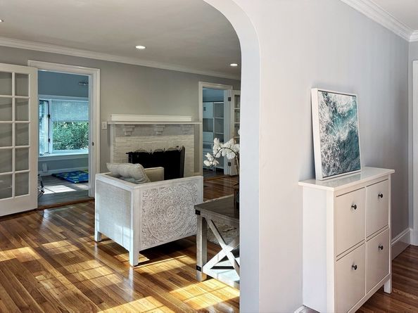 50 Dwhinda Rd, Newton MA 02468