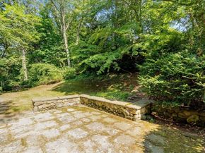 130 Fairway Rd, Brookline MA 02467