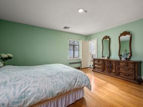 130 Fairway Rd, Brookline MA 02467