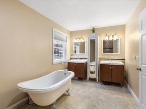 62 Hawkins Ln, Marlborough MA 01752