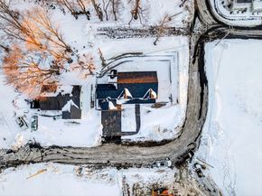 1 Goddard Dr, Nahant MA 01908