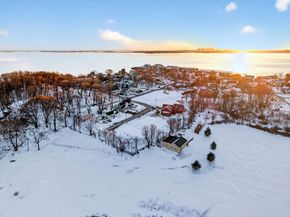 1 Goddard Dr, Nahant MA 01908