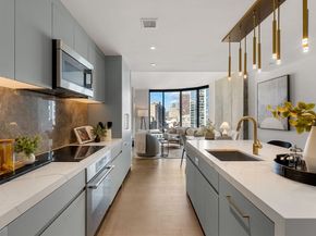 55 Lagrange St 1805, Boston MA 02116