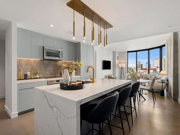 55 Lagrange St 1805, Boston MA 02116