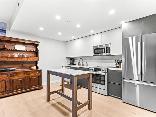 932 Broadway 208, Chelsea MA 02150