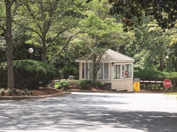 250 Hammond Pond Parkway 1205N, Newton MA 02467