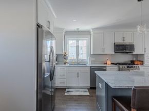 102 Edgewater Rd, Hull MA 02045