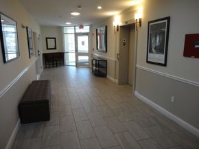 2 Inwood Dr 1005, Woburn MA 01801