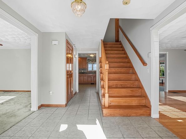 37 Mohave Rd, Worcester MA 01606