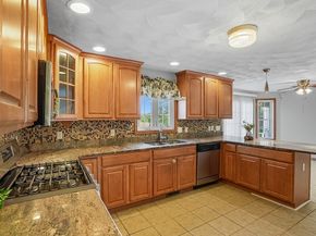 37 Mohave Rd, Worcester MA 01606