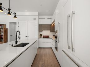 8 Leverett St 3, Brookline MA 02445