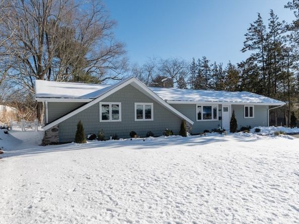 689 Old Connecticut Path, Framingham MA 01701