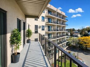 133 Commander Shea Blvd 502, Quincy MA 02171