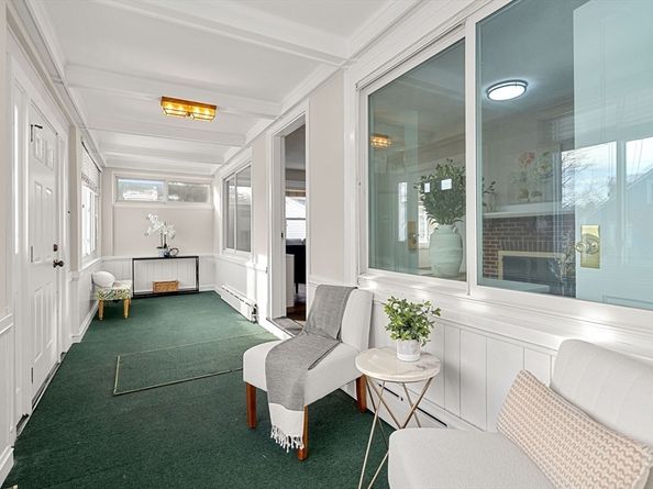 24 Lynde Ave, Melrose MA 02176