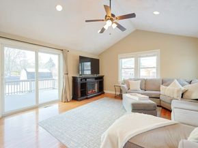 16 Sunset Dr, Peabody MA 01960