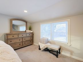 16 Sunset Dr, Peabody MA 01960