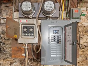 25 Mckinley Rd, Worcester MA 01605