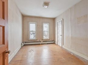 25 Mckinley Rd, Worcester MA 01605