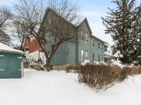 25 Mckinley Rd, Worcester MA 01605