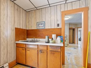 25 Mckinley Rd, Worcester MA 01605