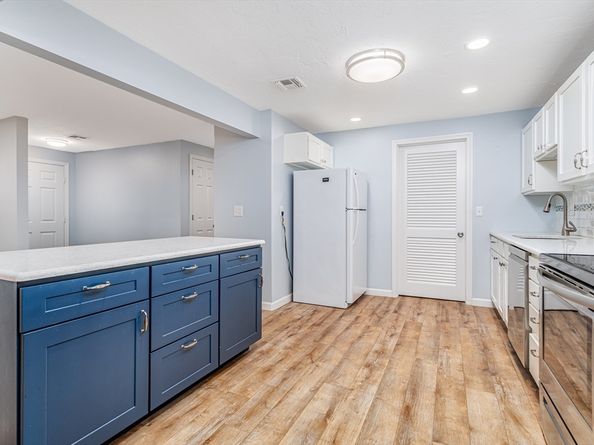 308 Ridgefield Cir C, Clinton MA 01510