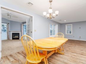 308 Ridgefield Cir C, Clinton MA 01510