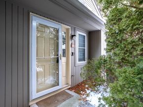 308 Ridgefield Cir C, Clinton MA 01510