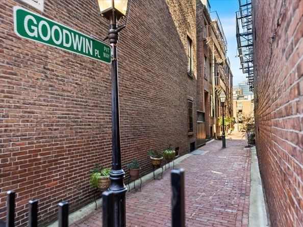 6 Goodwin Pl 4, Boston MA 02114