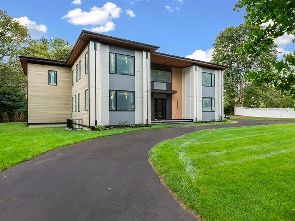 197 Woburn St, Lexington MA 02420