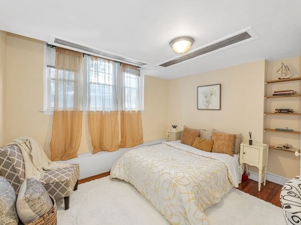 48 Robinwood Ave W2, Boston MA 02130