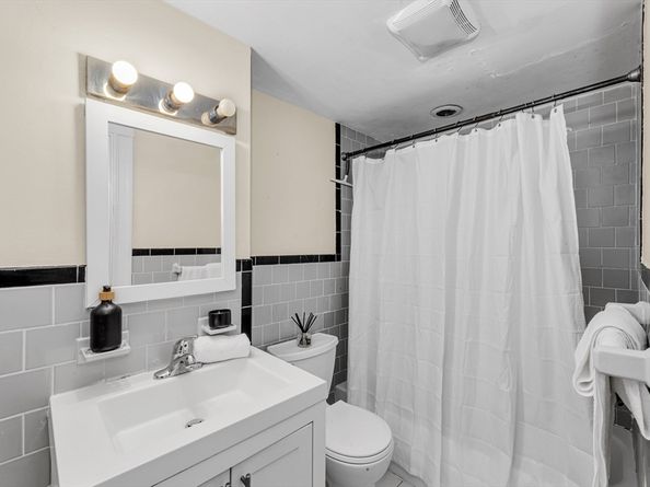 48 Robinwood Ave W2, Boston MA 02130