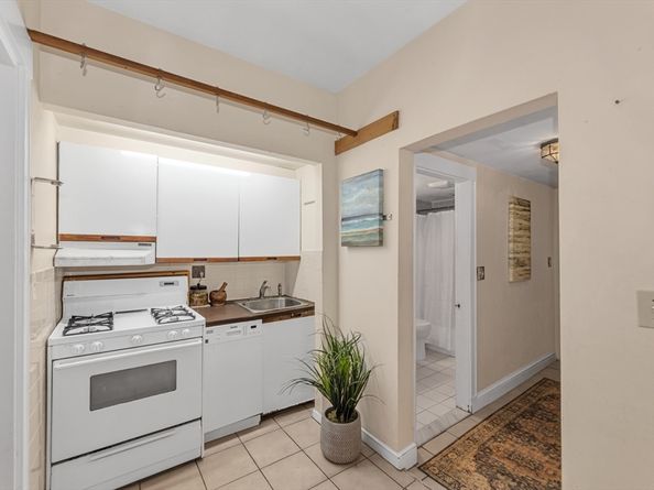 48 Robinwood Ave W2, Boston MA 02130