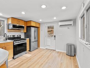 93 Sweetwater St, Saugus MA 01906