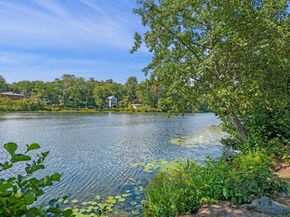 93 Sweetwater St, Saugus MA 01906