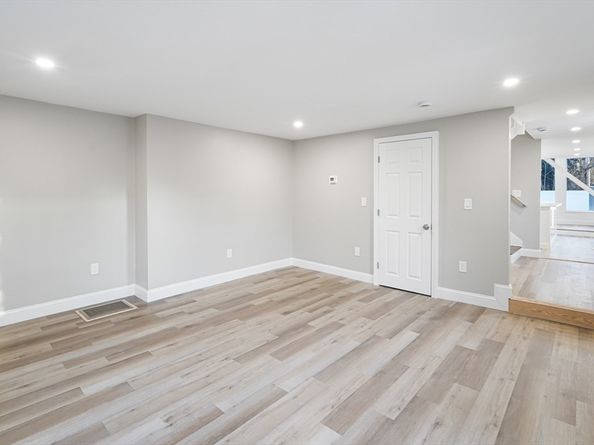 98 Southville Rd 1, Southborough MA 01772