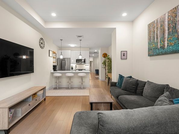 121-127 Portland St 307, Boston MA 02114