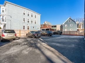 43-45 Blossom St 3, Chelsea MA 02150