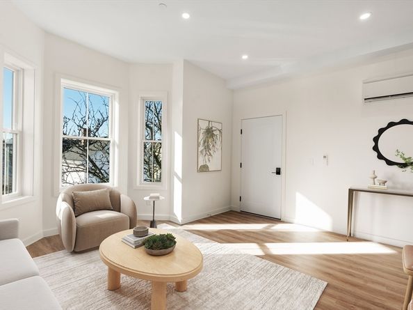 43-45 Blossom St 3, Chelsea MA 02150