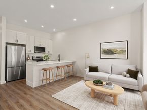 43-45 Blossom St 3, Chelsea MA 02150