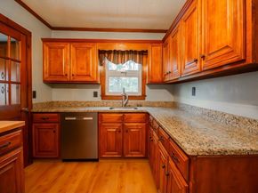 25 Wyola Dr, Worcester MA 01603