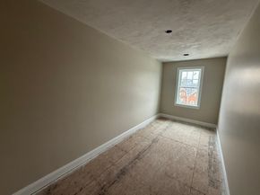 2 Clover Glen Cir, Shrewsbury MA 01545