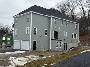 2 Clover Glen Cir, Shrewsbury MA 01545