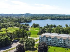 5 Peters Farm Way 105, Westborough MA 01581