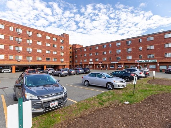 111 Foster Unit 416, Peabody MA 01960