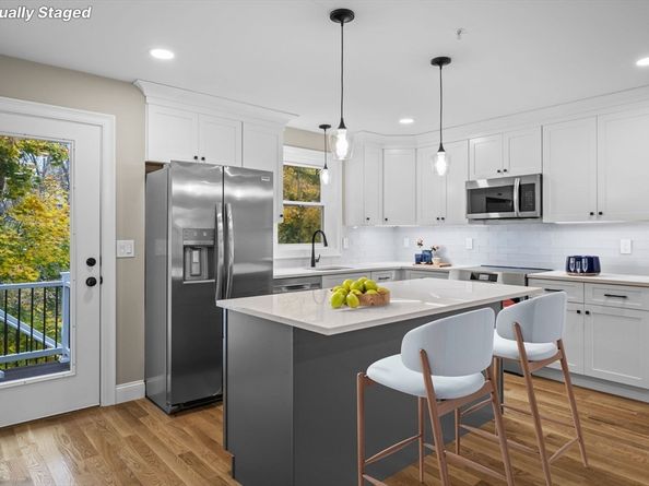 9 Acton Rd 10, Chelmsford MA 01824