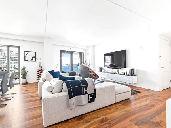 300 Pier 4 Blvd 8A, Boston MA 02210