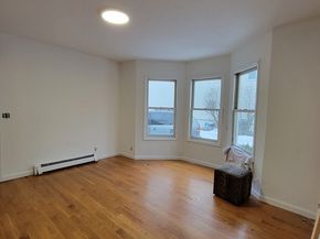 47 Birch St, Worcester MA 01603