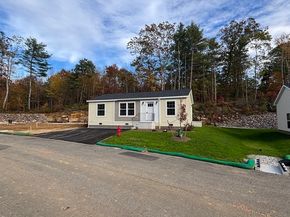 6 Berry Farms Road 3, Sturbridge MA 01566